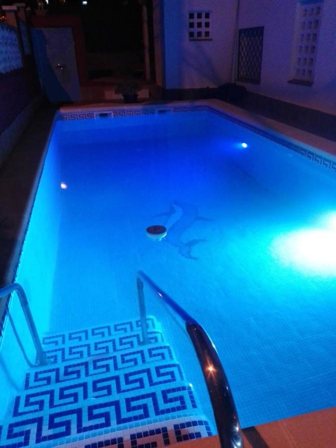 Rooms Pineda Пинеда-де-Мар Экстерьер фото