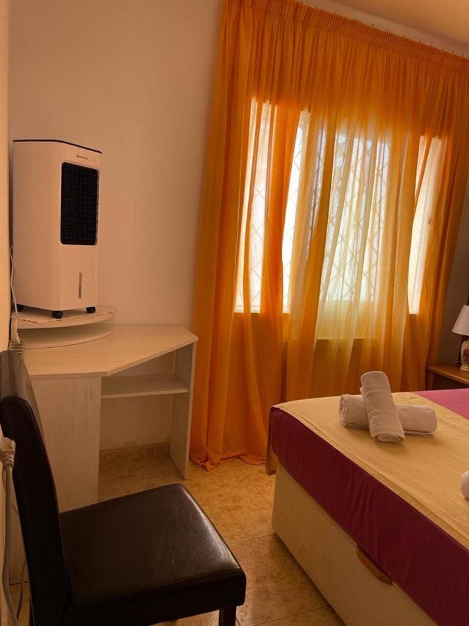 Rooms Pineda Пинеда-де-Мар Экстерьер фото